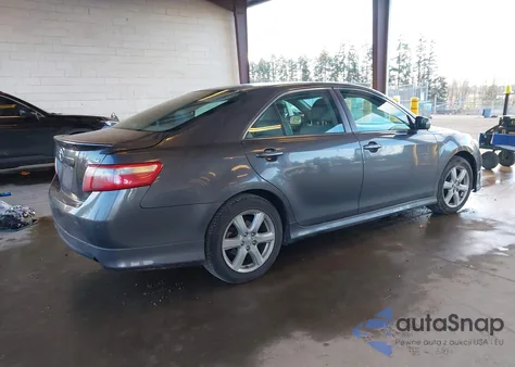 2008 Toyota Camry Se V6 z USA, uszkodzony, nr VIN 4T1BK46KX8U563799